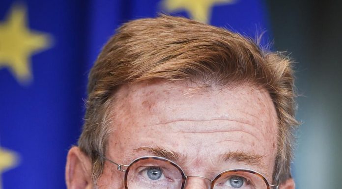 Interview with MEP Johan Van Overtveldt: “Insufficient parliamentary control on EU recovery spending threatens to further damage the EU’s reputation”