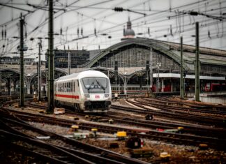 Privatising railways as the alternative to disfunctional public train companies