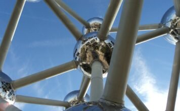 Brussels fails to live up to its potential as knowledge intensive region