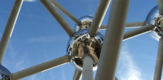 Brussels fails to live up to its potential as knowledge intensive region